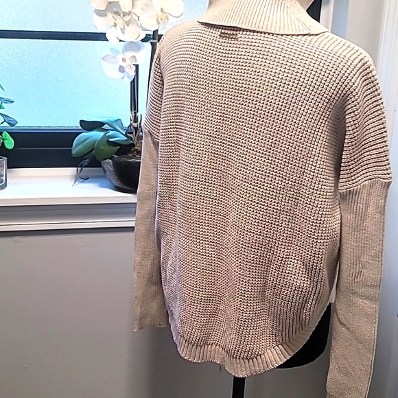 🍁HAPPY FALL🍁 MICHAEL KORS SWEATER! - Picture 2 of 7